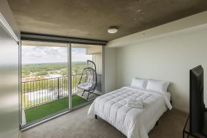 Condo in downtown oak city highrise