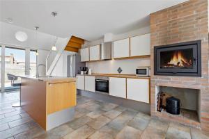 1563-Romo-Gulirisvej-563