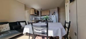 Departamento completo, centrico y estacionamiento