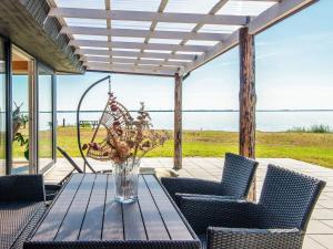 8 person holiday home in Ulfborg-By Traum
