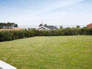 10 person holiday home in Hadsund