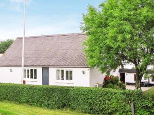 10 person holiday home in Thyholm-By Traum