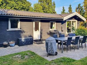 6 person holiday home in Højby-By Traum