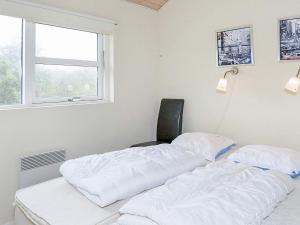 10 person holiday home in Brovst-By Traum