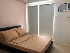 1 BR Taytay HIVE Condo WIFI Netflix Pool Patio