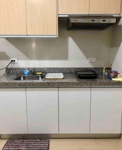 1 BR Taytay HIVE Condo WIFI Netflix Pool Patio