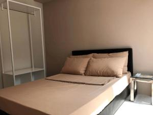 1 BR Taytay HIVE Condo WIFI Netflix Pool Patio