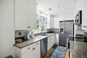 Charming Seabrook Island Retreat