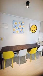 Modern Apt Near Seoul Station 3min I 20 off on long-term stay