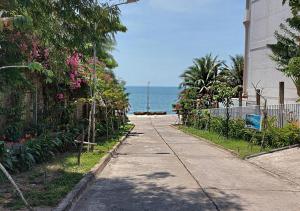 Beach views, near to Night Market Victoria vacation house