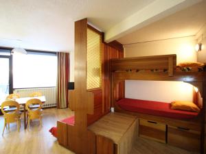 Studio central au pied des pistes avec balcon, 4 pers, piscine été - FR-1-549-150