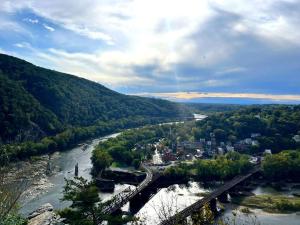 Mountain Bungalow - Nature, History -Wineries - PS5