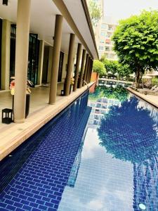 Studio Near Central Festival Includes Street Parking