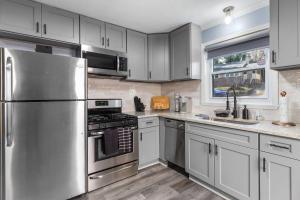 Tranquility Creek~Stylish 2BR~7 Mins ATL Airport