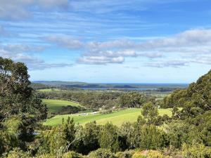 Serendeva: Panoramic views to Inlet and Ocean, close to town & attractions