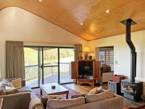 Serendeva: Panoramic views to Inlet and Ocean, close to town & attractions