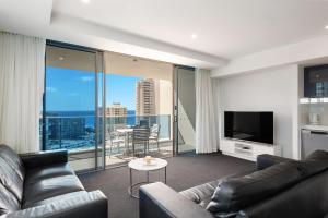 Number 1 H Residences - WiFi, Parking & More by Gold Coast Holidays