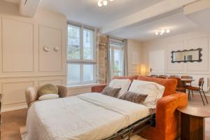 Splendid 10PAX apartment in the center of Paris