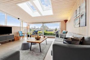 84136-Ebeltoft-Enebaerstien-10