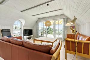 84363-Knebel-Apollovej-108