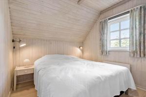 84363-Knebel-Apollovej-108