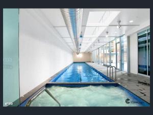 Melbourne CBD Central large 3BR2BTH with Gym Pool Heater