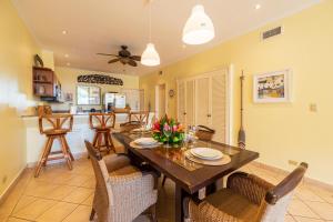 Sunrise 7 - 2 Bedroom, Ocean View Condo