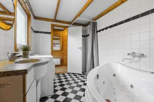 8116-Ega-Under-Ronnene-37