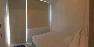 1 BR Makati JAZZ Condo WIFI Netflix Pool Balcony