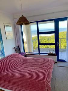 Pitkindie Oceanfront Escape