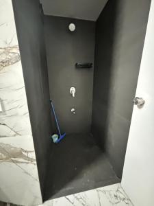 Vibrant Vision Near Airport with Coffee Maker & Wifi