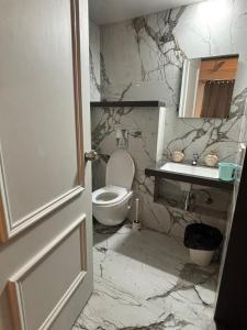 Vibrant Vision Near Airport with Coffee Maker & Wifi