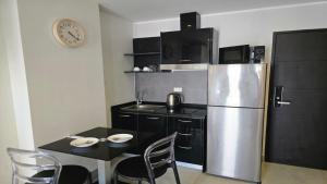 Bright & Breezy -1BR T1-211