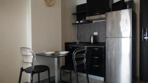 Bright & Breezy -1BR T1-211