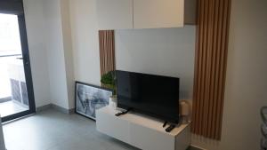 Bright & Breezy -1BR T1-211