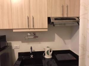 Brentwood condo-studio