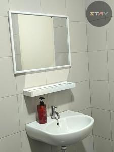 Meridin Sovo 1BR Couple Stylish Netflix BySTAY