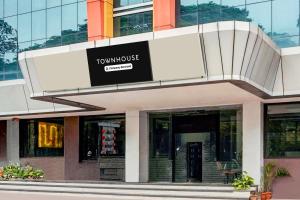 Super Townhouse Mysore Central