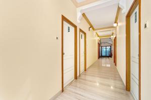 Super Hotel O Broadway Ernakulam