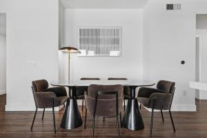 Sea Breeze Escape 3BR Coastal Gem with 2 Balconies