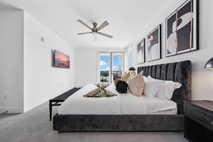 Sea Breeze Escape 3BR Coastal Gem with 2 Balconies