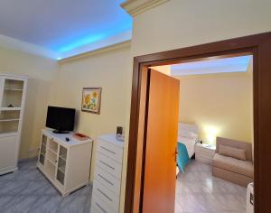 MARIA TERESA Apartment II - Refined Living with Excellent City Links - Via Alessandria - QUARTIERE TRIESTE