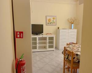 MARIA TERESA Apartment II - Refined Living with Excellent City Links - Via Alessandria - QUARTIERE TRIESTE