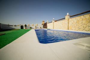 Villa Rosal- Solo familias y parejas