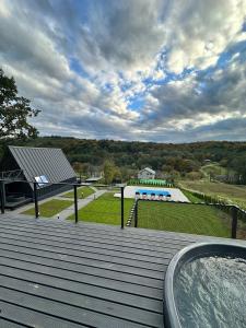 Lav inn Polyana Затишок