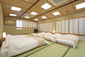 TSUTENKAKU BASE 77-Group Stay up to 8