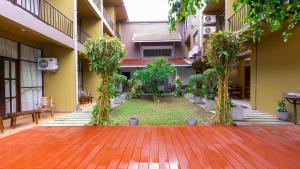 Hotel Waves Negombo