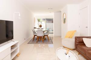 Lake Illawarra Family Escape