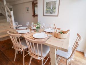 Victoria Cottage 4 East Green