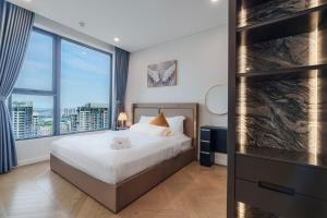 ambiHOME 2BR 2WC Lumiere Riverside An Phu District 2